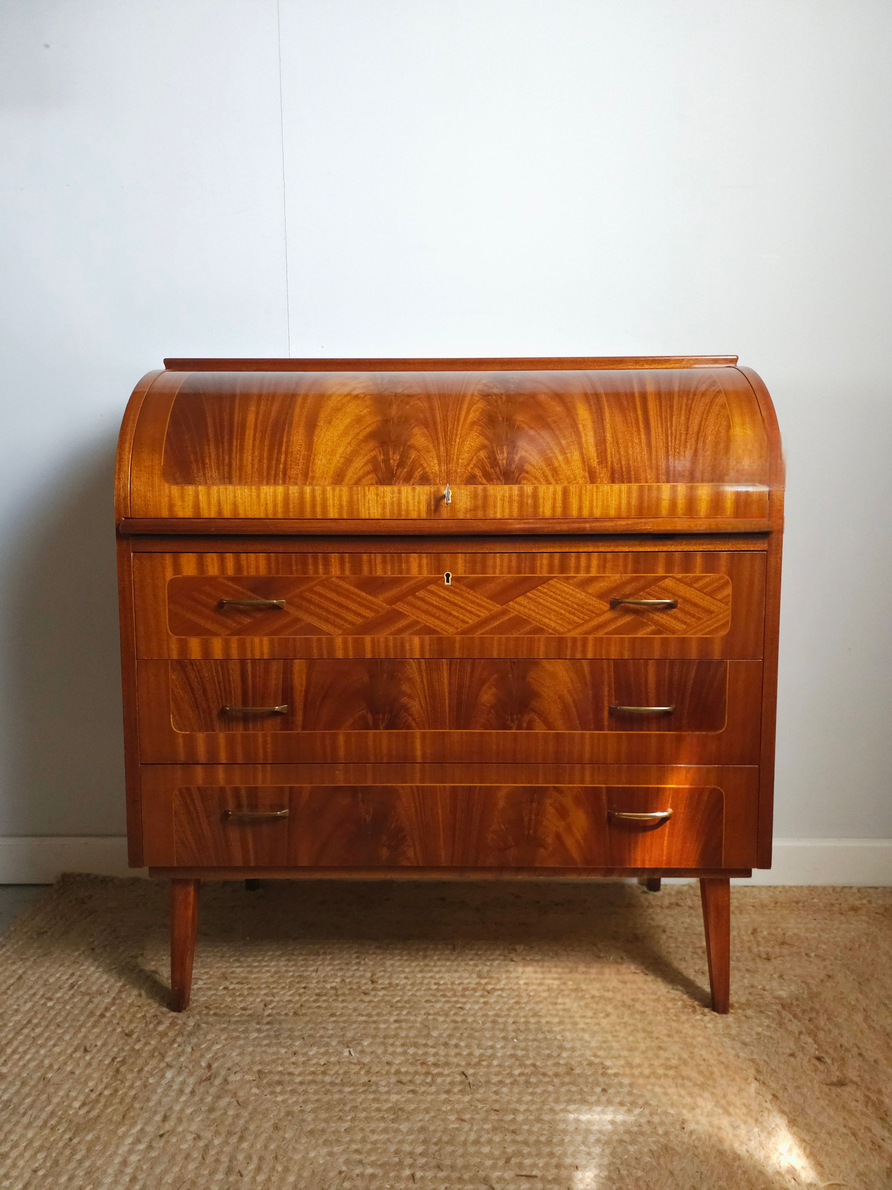 Egon Ostergaard Bureau