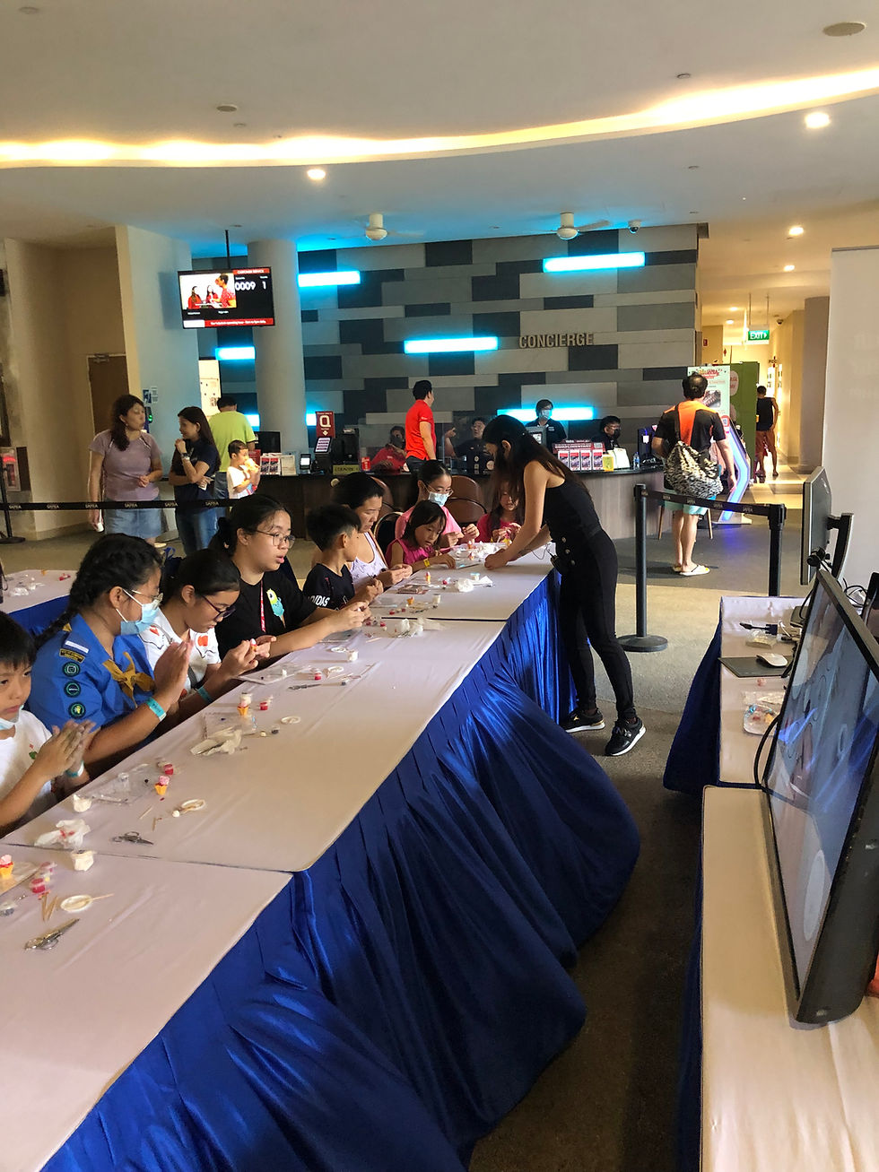 Fun With Artz hosting clay craft event booth at mall .jpg