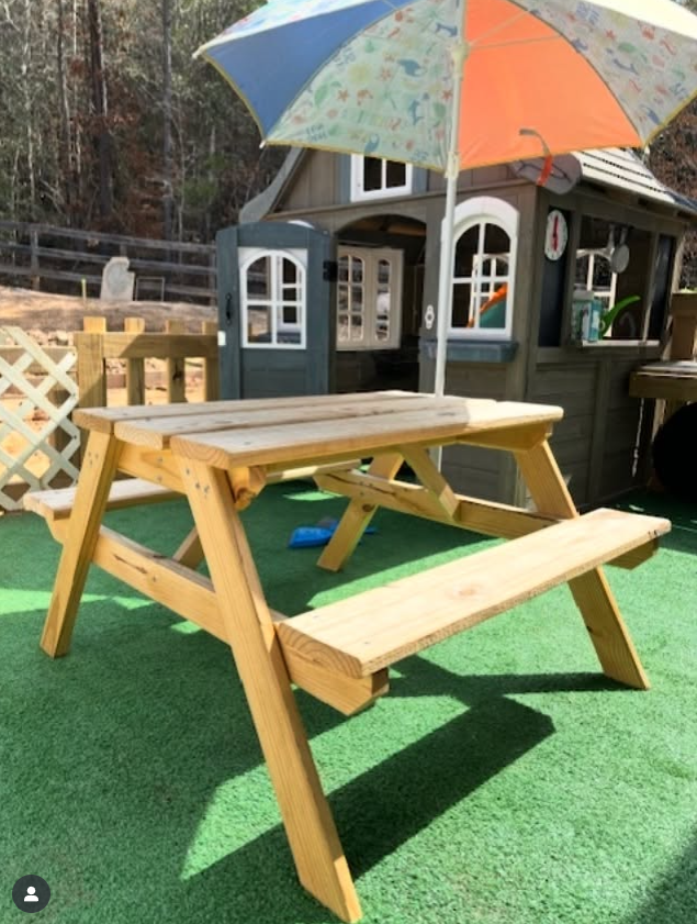 Table With Splinters Build for Baby Steps – Kids’ Picnic Table Build Day | Sawdust & Splinters