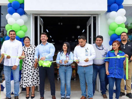 Acompaña Israel Santillán la apertura de la nueva sucursal de CarneMart en Bucerías
