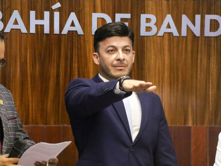 José Israel Santillán entra en funciones como presidente municipal interino de Bahía de Banderas