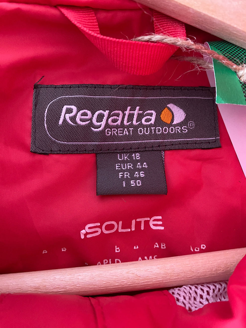 Миниатюра: (EU 44) Дамска ветровка REGATTA (48.89 лв.)