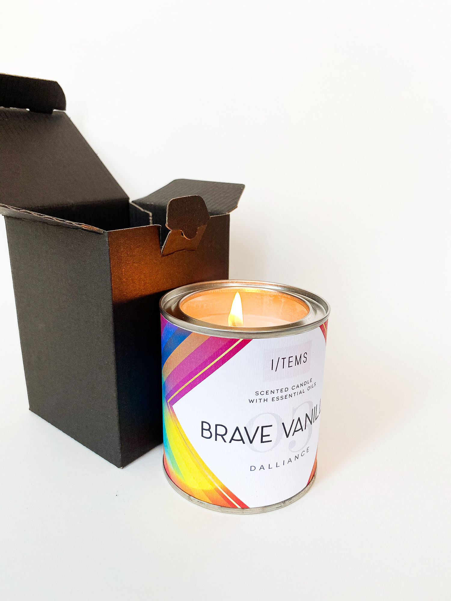 Brave Vanilla LGBTQ свещ