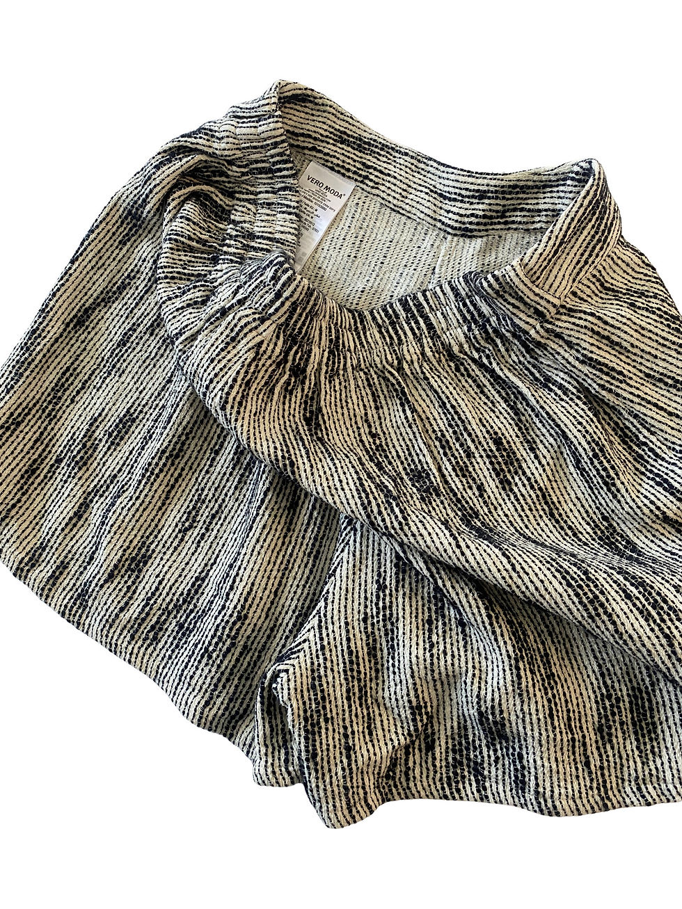 Миниатюра: (M) Дамски къси панталони VERO MODA (25.42 лв.)