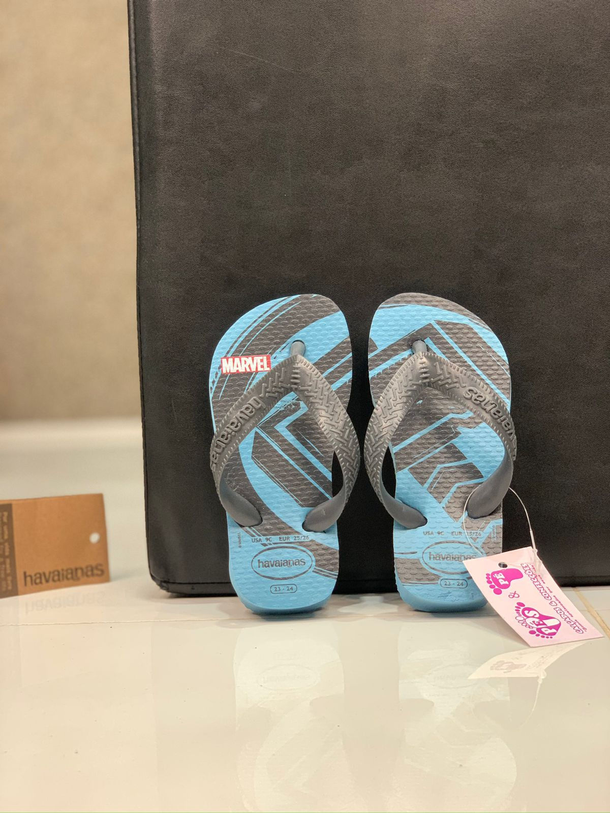 Chinelo Havaianas Marvel Logomania
