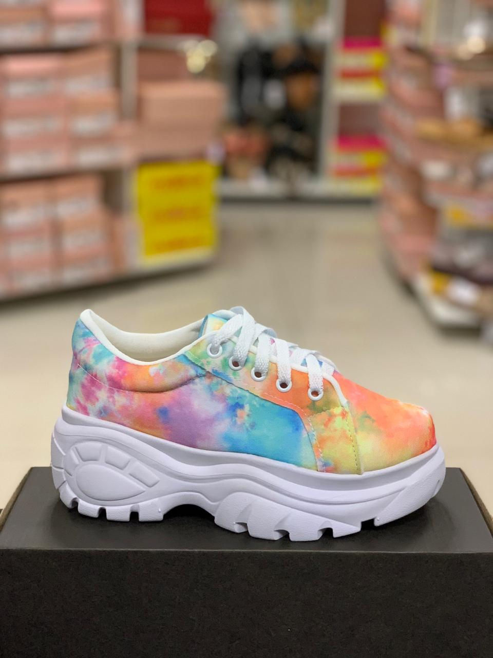 Tênis Tie Dye