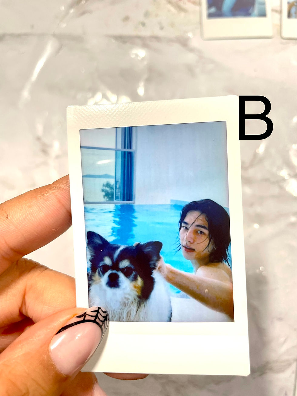 Miniatura: Hyunjin Stray Kids Selca | Stray Kids | Boyfriend Polaroids | Instant Photost