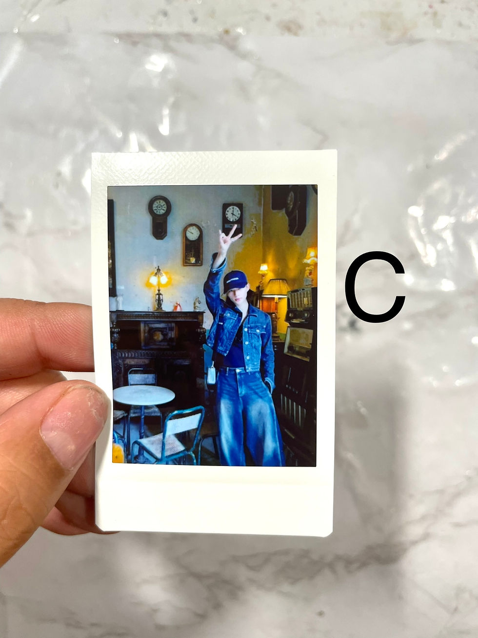 Miniatura: Hyunjin Stray Kids Selca | Stray Kids | Boyfriend Polaroids | Instant Photost