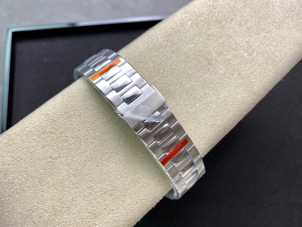 Thumbnail: Patek Philippe Nautilus Annual Calendar 5726