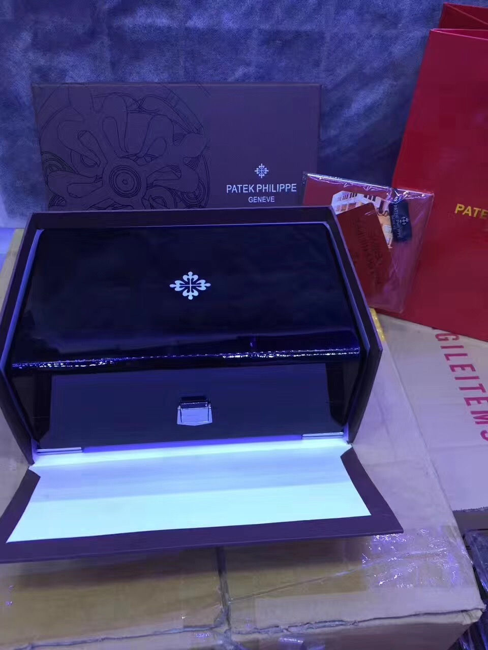Thumbnail: Patek Philippe Box