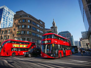 London taxis remain void of mention as TfL give bus travel advice