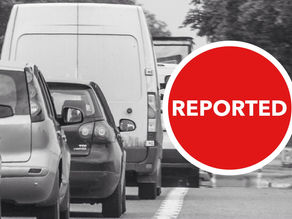 Impatient Steerside cab driver pulls dangerous 3 CAR OVERTAKING MANOEUVRE in front of police