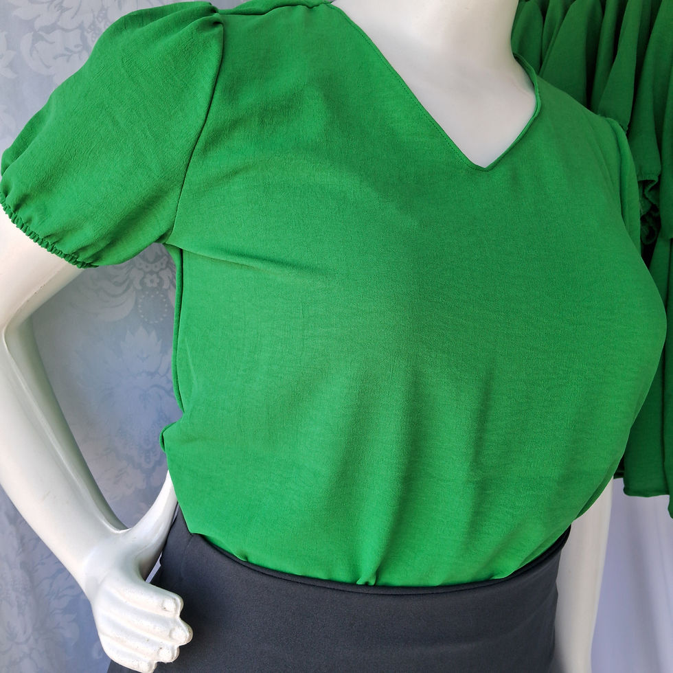 Miniatura: cópia de B08 BLUSA BÁSICA FEMININA COM MANGA BUFANTE DECOTE V PARA FARDAMENTO EV
