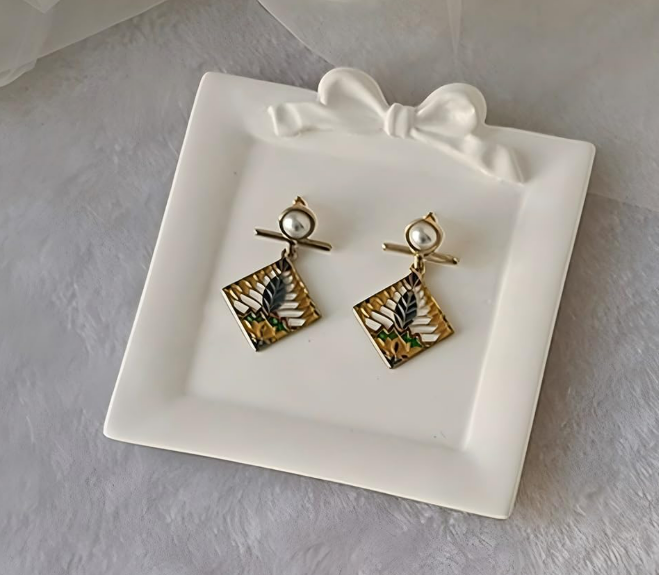 Participants creating resin crafts in live workshop