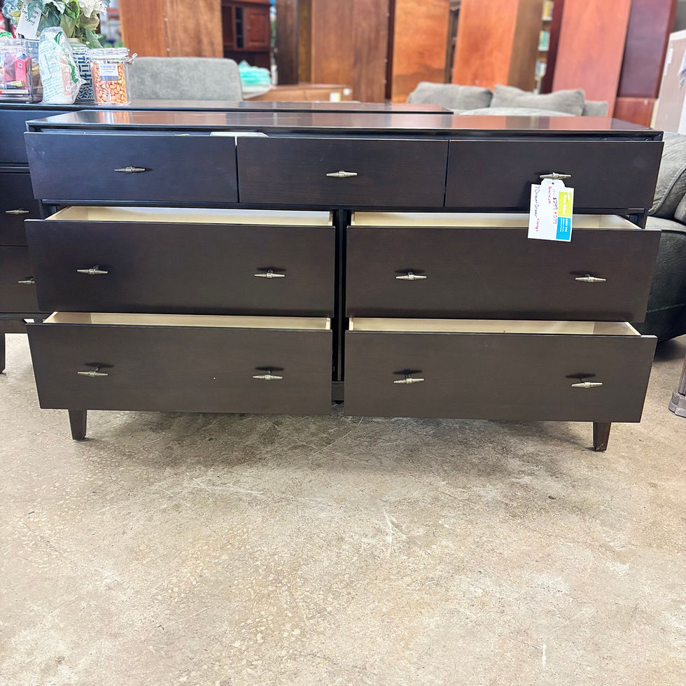 Thumbnail: 7-Drawer Dresser