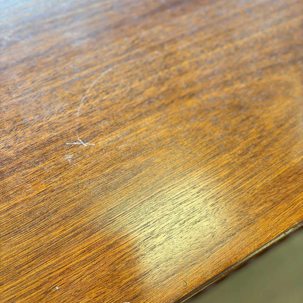 Thumbnail: Table w/ 4 Chairs