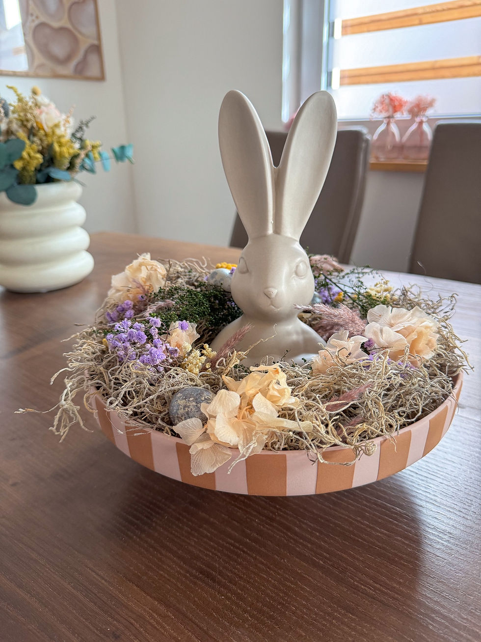 Miniaturbild: Osterhase Porzellanfigur “Milmy” Dekofigur