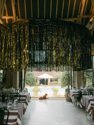 Glitter curtain 