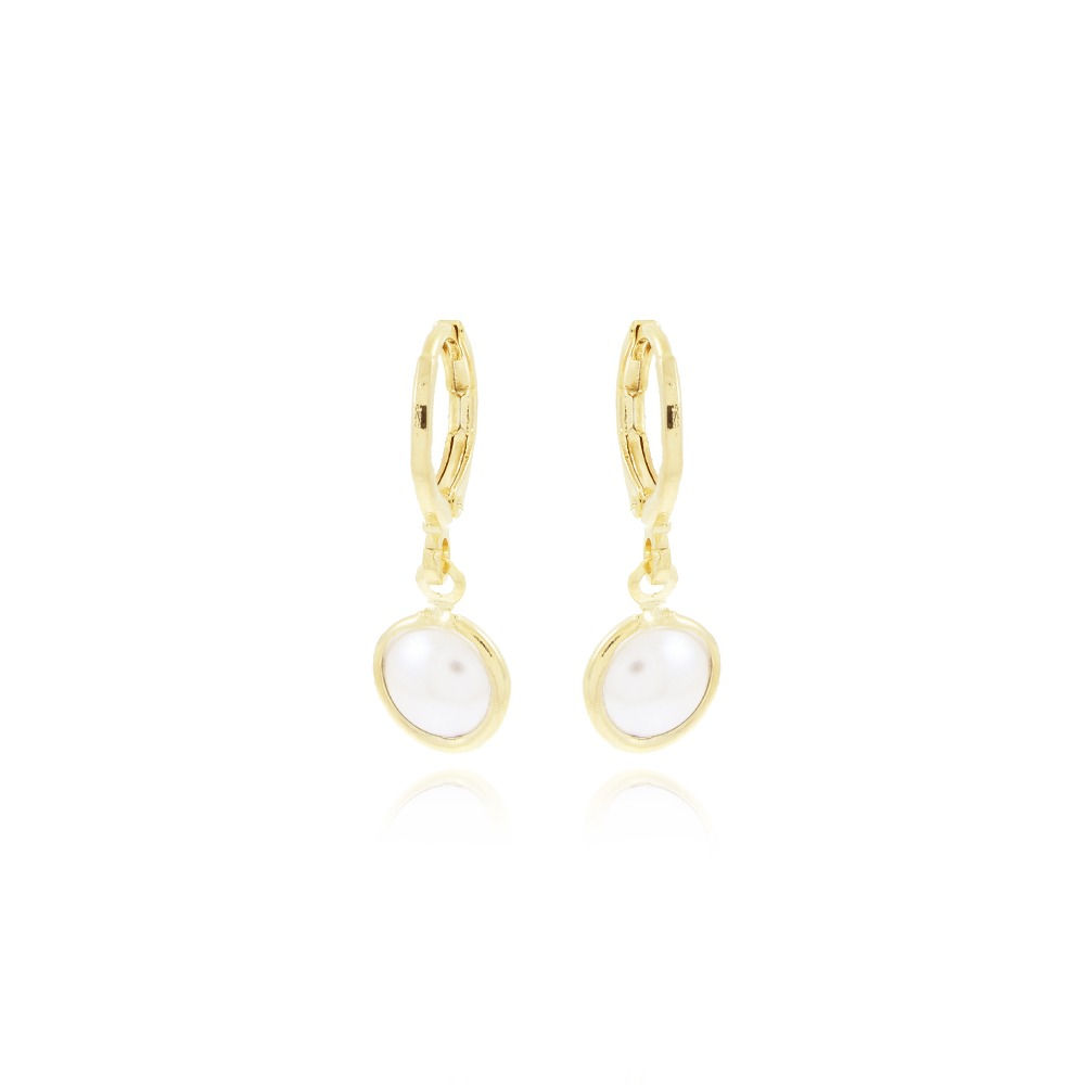 Brinco folheado argola com pérola