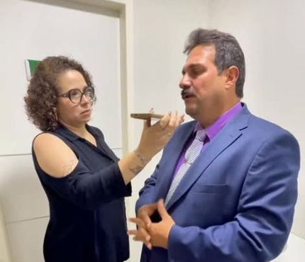 Luciano Pacheco em entrevista à jornalista Zalxijoane para a Rádio Itapuama FM. Imagem: (Frame Instagram).