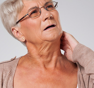 senior-woman-suffering-from-pain-neck.jp