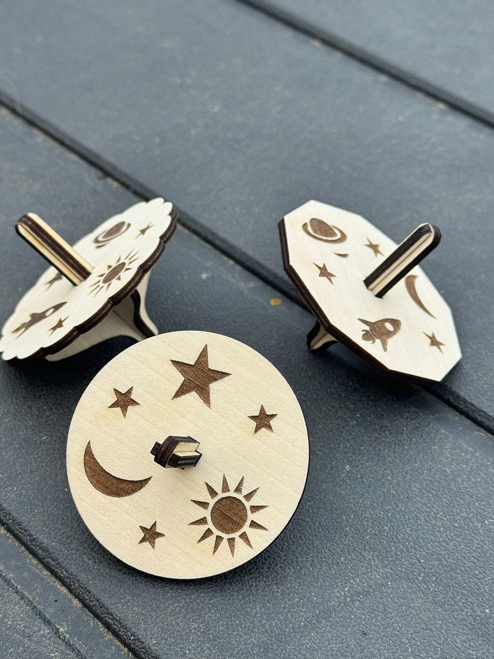 Miniature : Toupies en bois 🪵 