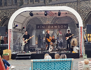 Lübeck Rundbogenbühne auf Lübecker Marktplatz