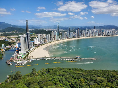 Balneário_Camboriú_from_Unipraias_Park_2023-04-02.jpg