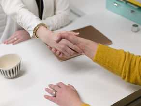 סדנת כוחה של קהילה, המדיה החברתית ולחיצת היד הסודית