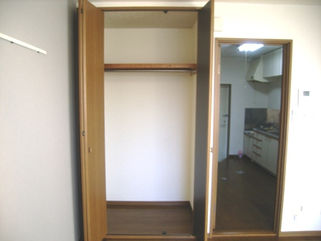 1-108_004.jpg