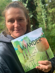 LIZZIE BOYNTON_Headshot (1)_edited.jpg