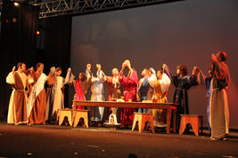 O TEATRO RELIGIOSO MARCA A ORIGEM DO TEATRO NO BRASIL