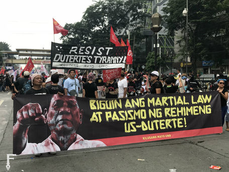 Luneta protesters march against dictatorship