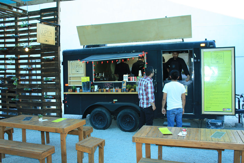 Restaurantes-Tijuana-MiLupita-Foodtrucks-Exterior.JPG