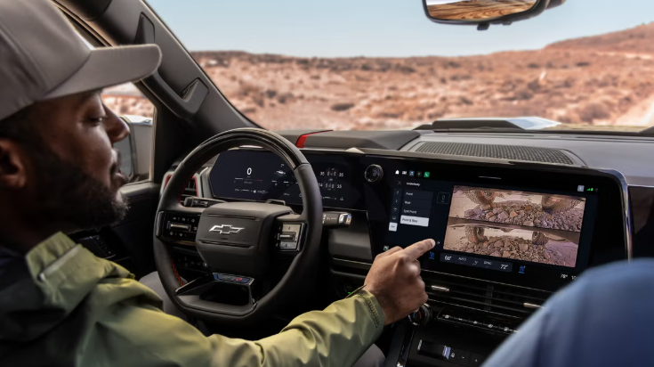 2027 Chevrolet Silverado and GMC Sierra featuring GM's new user interface and Apple CarPlay