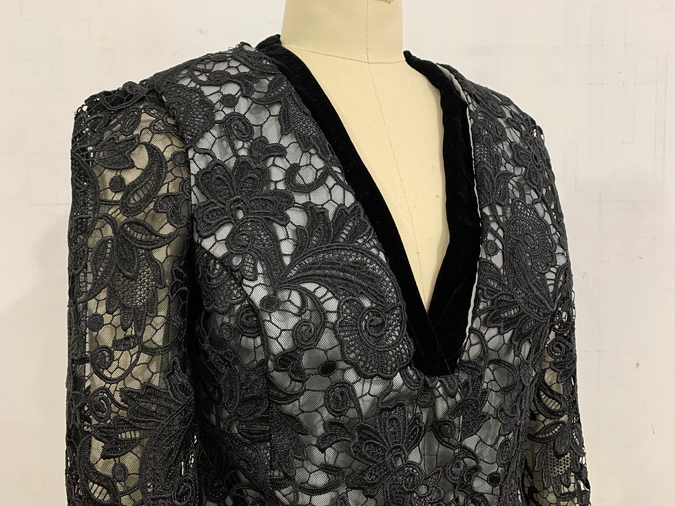 Miniature : Manteau en dentelle brodée soluble dans l'eau