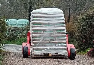 Entrega de una transpaleta térmica con estufa de pellets