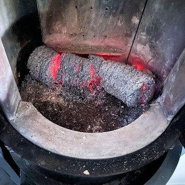 Miniatura: Leño comprimido de larga duración en envase de cartón 5 a 7 horas- ecoLeña NOCHE