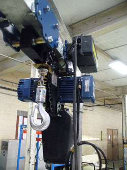 1 ton ultra low headroom (9ft) electric chain hoist by Donati.jpg