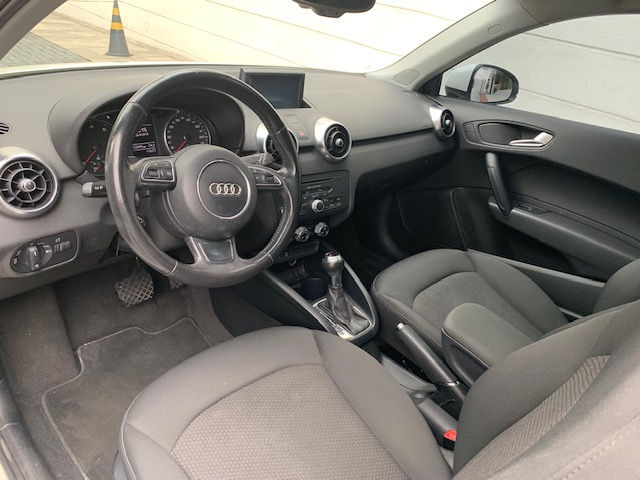 Miniatura: Audi A1 1.4 Attraction S Tronic
