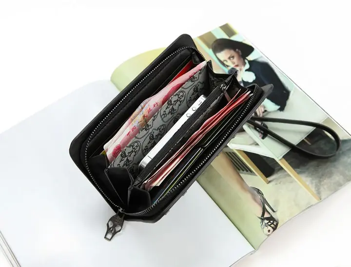 Thumbnail: "63500UB SKULL WALLET"