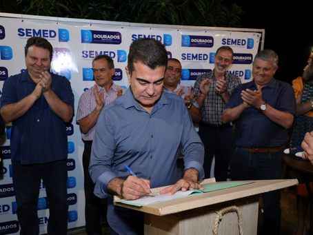 Prefeito assina ordem de serviço para reforma da Escola Professora Avani Cargnelutti