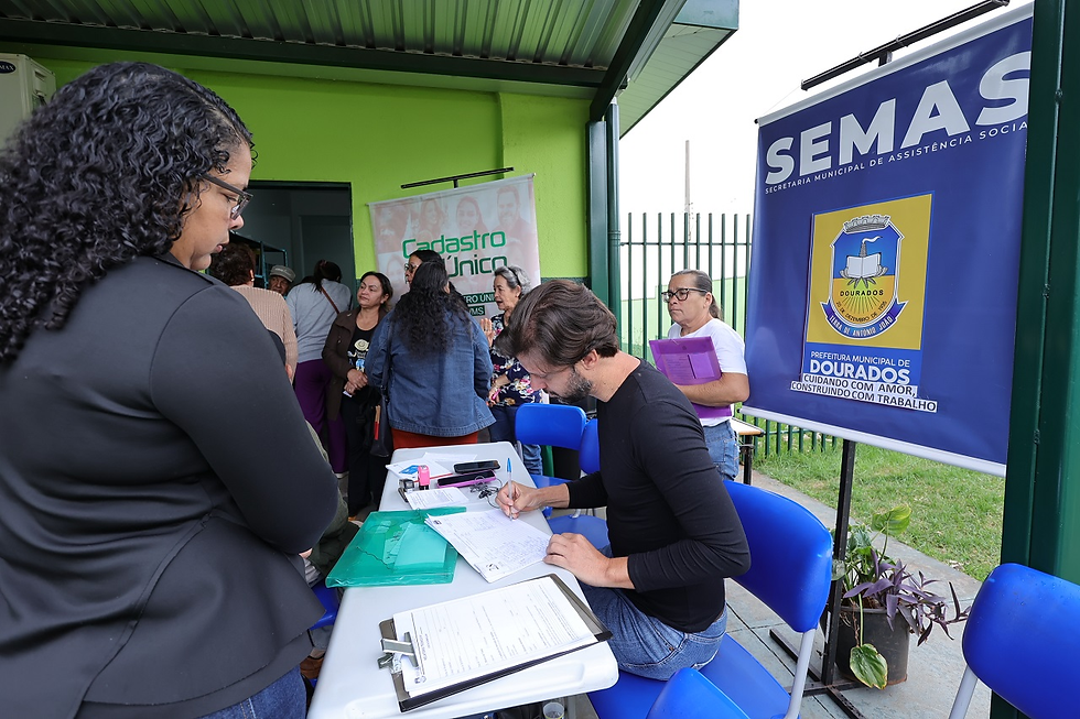Serviços iniciaram nesta quarta, vão até sexta e estão sendo oferecidos na Escola Estadual Antônio Vicente Azambuja – Fotos: A. Frota
