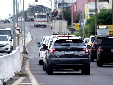 Prazo para licenciar veículos com placas final 1 e 2 em MS vence no dia 30