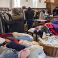 Bazar solidário terá roupas a partir de R$ 5 para arrecadar recursos ao Lar Ebenezer