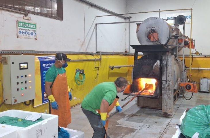 Ação da Vigilância Sanitária Estadual contou com apoio da PRF e retirou definitivamente de circulação mais de 20 mil produtos sem regularização junto à Anvisa