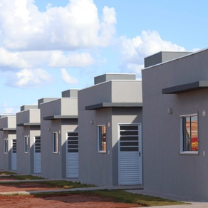 Política habitacional de MS é impulsionada por Governo e Agehab, chegando a milhares de famílias