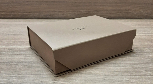 Подарочная шкатулка с логотипом, выполненная на заказ