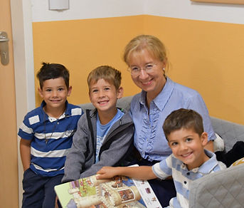 Frau Kremer (Kindergartenleitung)