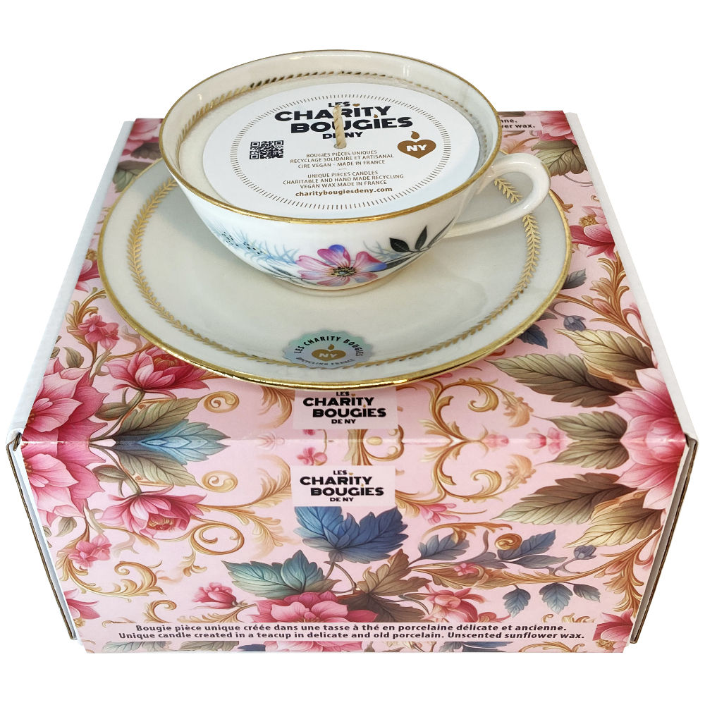 Coffret bougie dans une tasse ancienne univers Marie-Antoinette 18ème siècle. Bougie pour les Musées